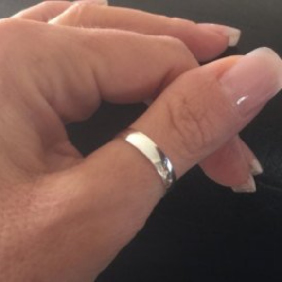 💜2 FOR $25💜Thumb ring. Sterling Silver. NIB - Picture 2 of 2